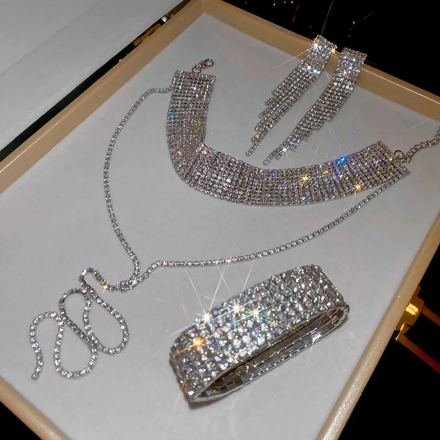 Diamond-inlaid Fringed Jewelry Set