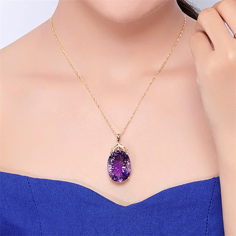 Elegant Crystal Pendant Necklace with Oval Shape