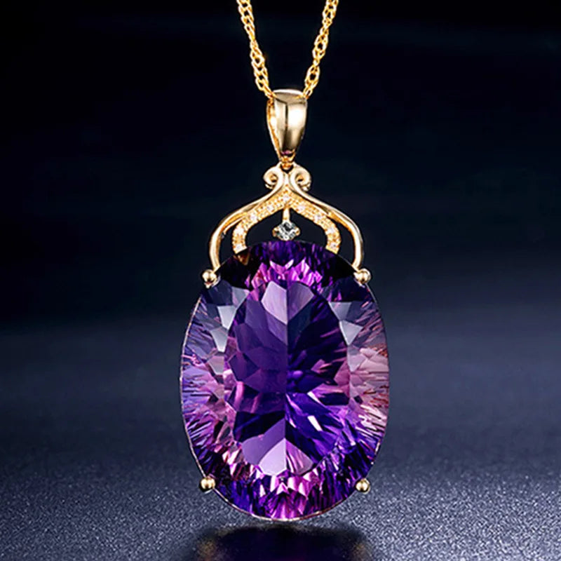 Elegant Crystal Pendant Necklace with Oval Shape