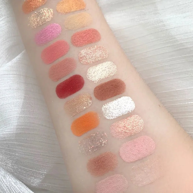 Strawberry Girl Eyeshadow Palette - 24 colours